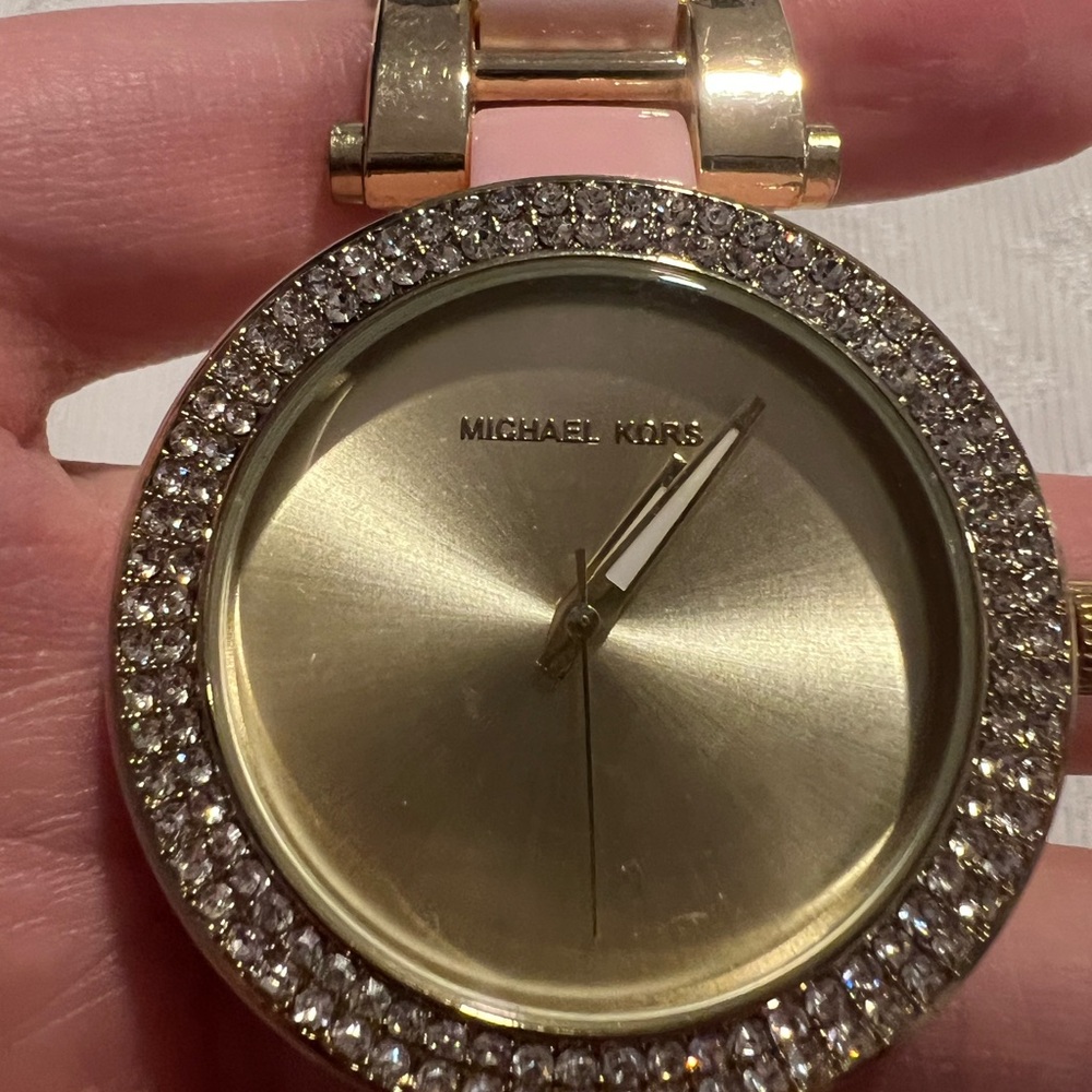 Michael Kors Rose Gold Chronograph Watch with Leather Strap and Water Resistance - Picture 3 of 7